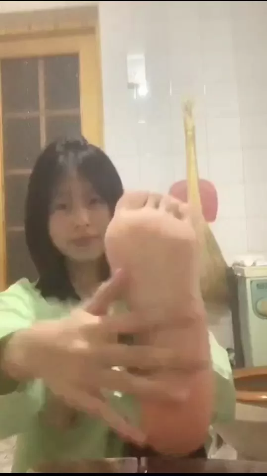 忽悠大学生来脚模面试 4 【23部合集】.mp4_snapshot_09.42.205.webp