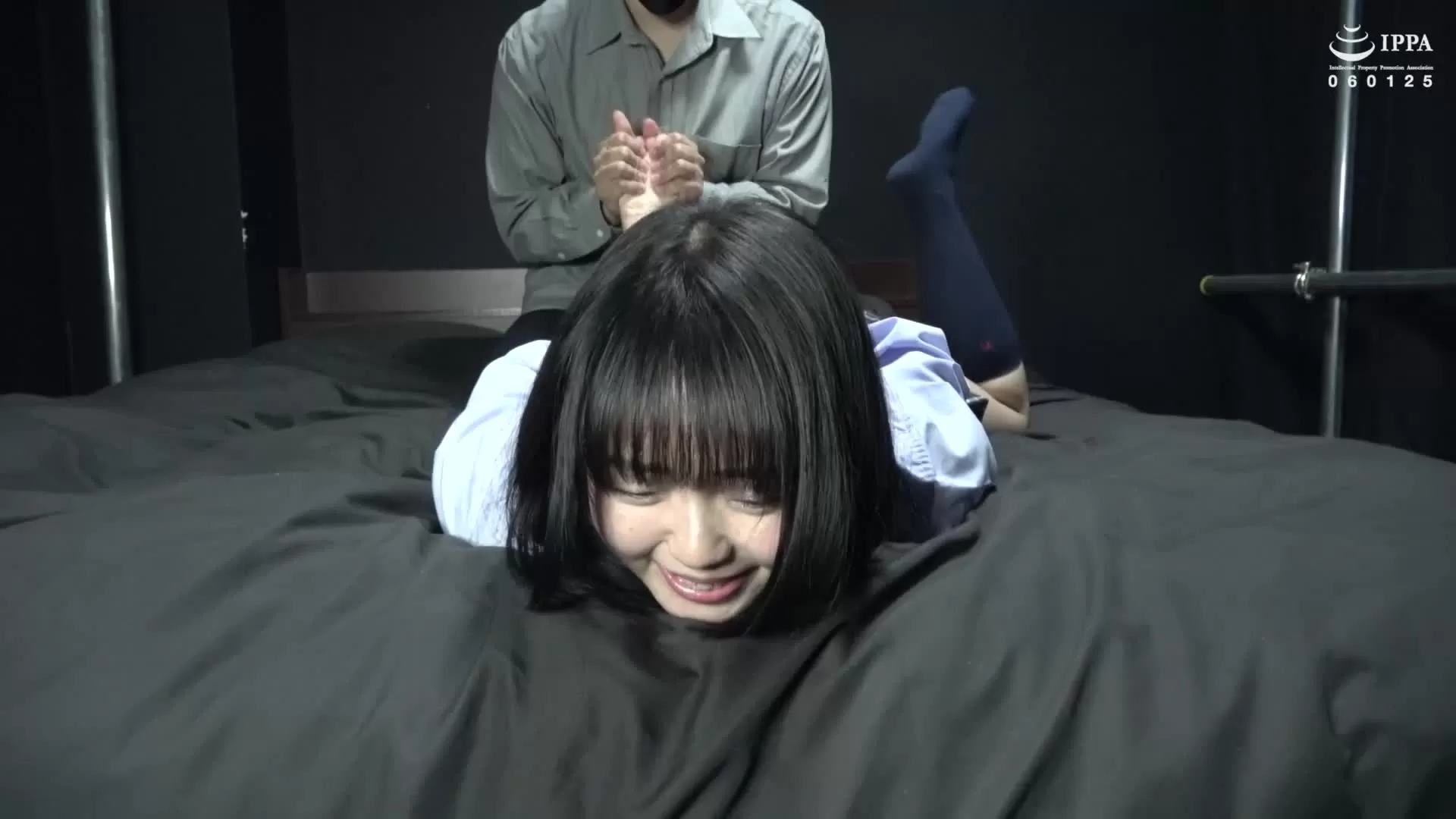 AD-737 泉りおん 後手拘束 ジタバタ挣扎惩罚くすぐり_4_1.webp