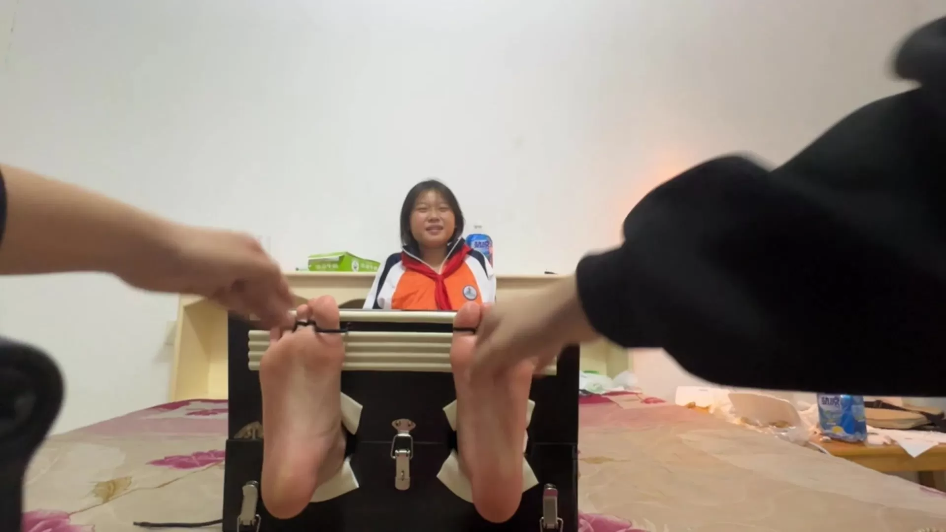 不肯说出密码的校服妹.0004 - 00-14-21.webp