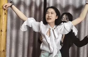 女女折磨 女老板拷问贪污的会计汓（在线播）