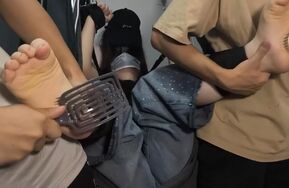 彼岸005—小英 怕痒抖e女高被挠破防 上（在线播）