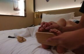 真实录-老哥宾馆大力tk 妹子痒疯 露脸（在线播）