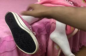 偷袭不同的妹子午睡 脱鞋挠脚 我也分不清谁是谁了（在线播）